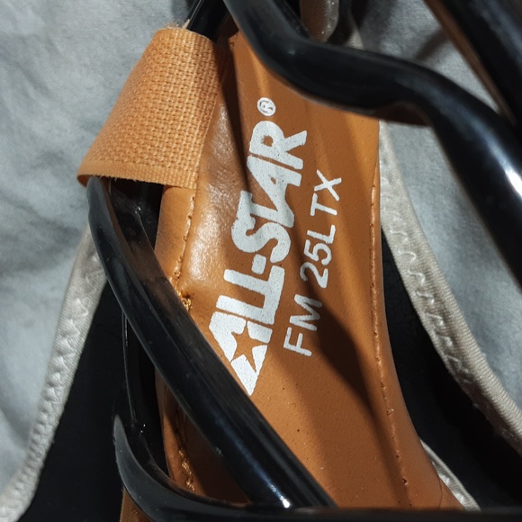 Baseball equipment - Picture 2 of 5